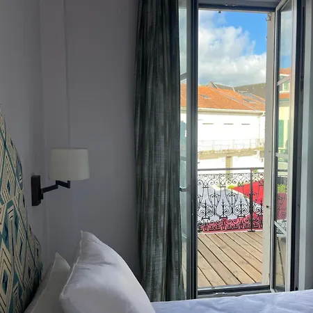 Le Balcon Hotel *